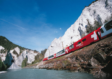 TYPO3 Application Development für die Rhätische Bahn AG - <p class="ng-gross"><b><br />Kunde:</b> Rhätische Bahn AG <b>Mitarbeiter:</b> 1500<br /><b>Branche:</b> Bahnverkehr / Transportation<br /><br /><b>Unsere Leistungen:</b> <br />Beratung, Konzeption, TYPO3 Extension Development, Deployment, Schulungen und Support, Full-Service</p>